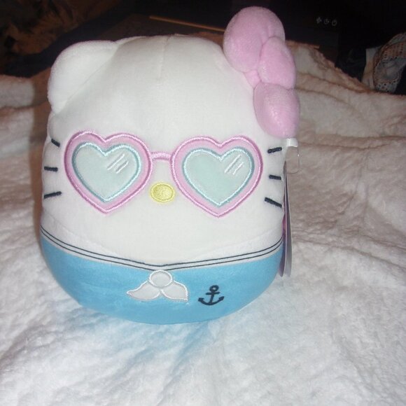 Hellow Kitty Squishmallow New with tags - Picture 1 of 2